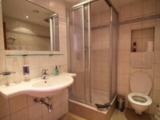 14. Catered chalet Tirolerhof Apart Serfaus Douche