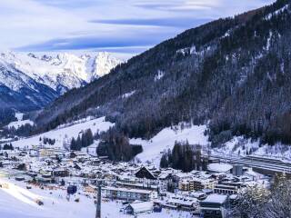 15. Catered chalet Eisfall Sankt Anton Dorp