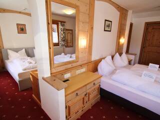 18. All inclusive wintersport Tirolerhof Serfaus Familiekamer