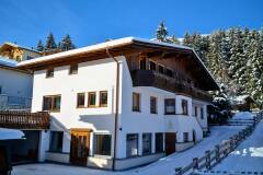 01. Catered chalet Angela Arlberg Sankt Anton Frontside 3