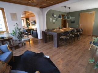 Catered chalet Alber St. Anton Eettafel 1