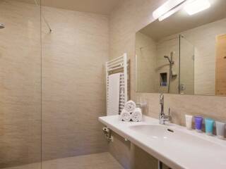 chalet cirrus ski chalet in st anton austria bathroom 12267